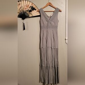 Elegant Green Maxi Dress with Lace Trim